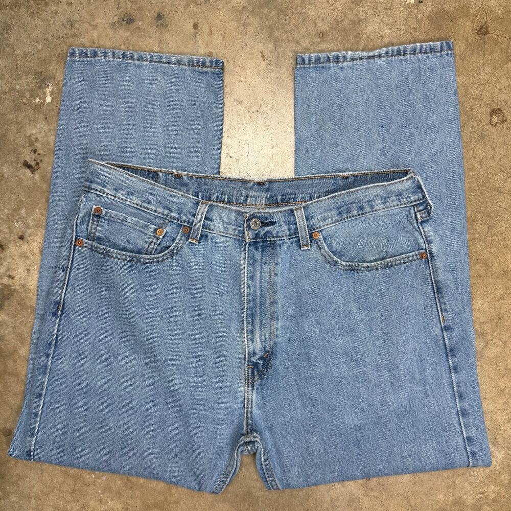 Levi 505 Jeans men’s 38x29
Light wash, Great condition !!